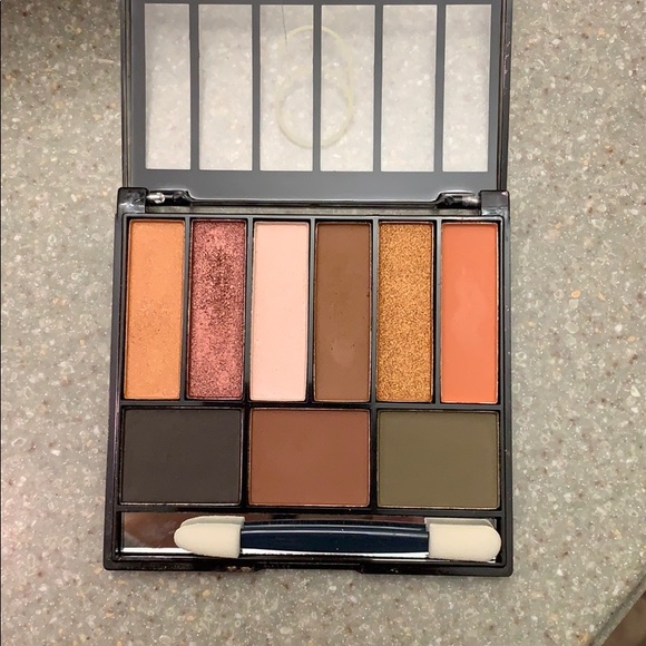 Makeup Trio - Picture 3 of 8